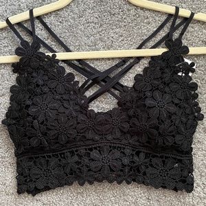 Anemone crochet lace bralette in Black